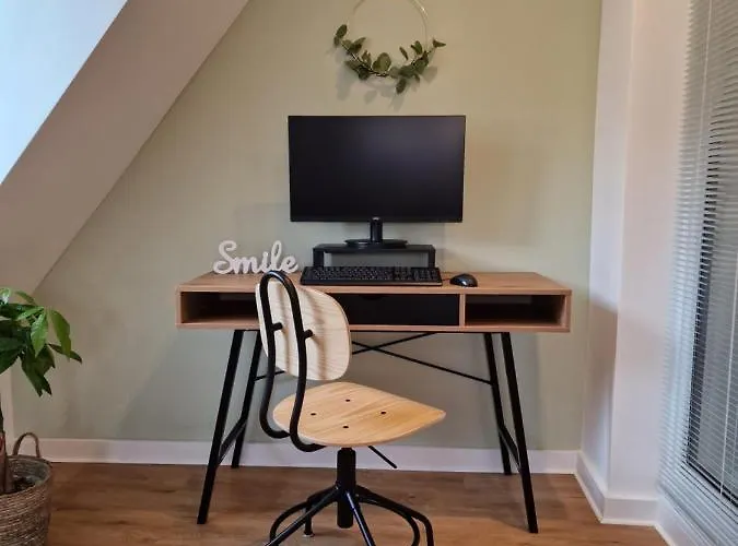 Polly Holiday home *